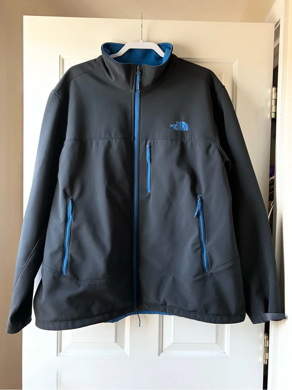 The North Face Men’s Apex Bionic Jacket Black with Blue Fleece Lining Size XXL
